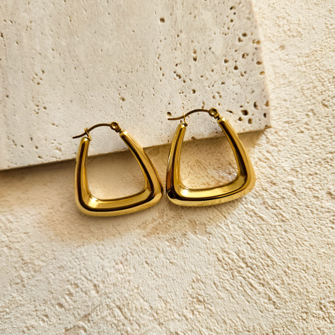 Nabou - Boucles d'oreilles Triangle - Doré