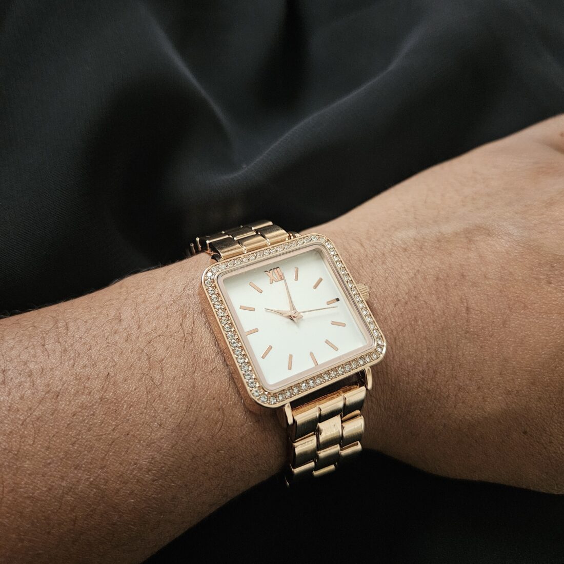 Montre Rectangle en Acier Inoxydable – Rose Doré